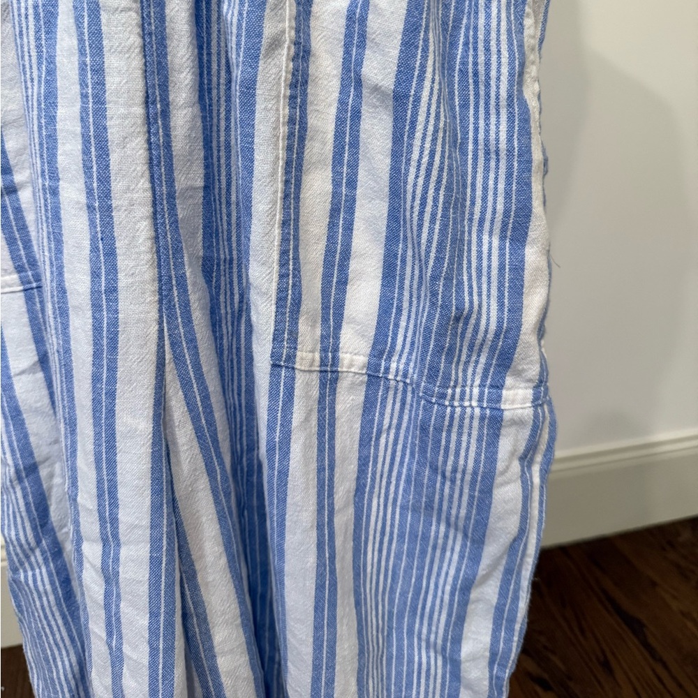 Gap Linen Stripe Jumpsuit v neck with pockets. - Picture 2 of 5